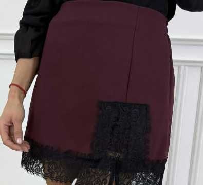 Стилна пола с дантела