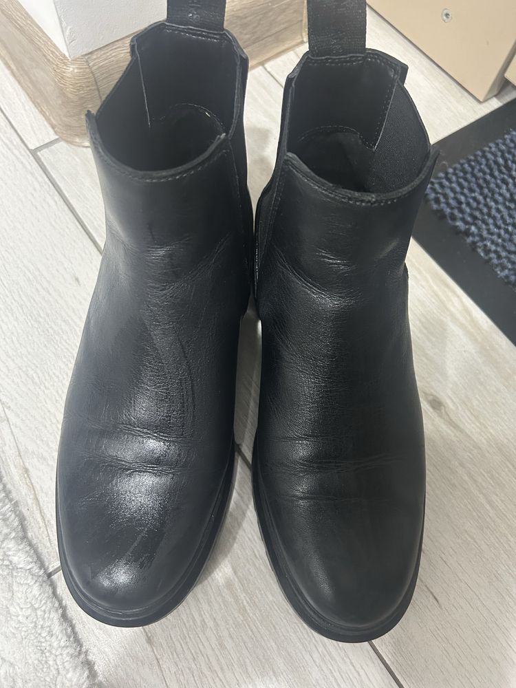 Ghetute Calvin klein din piele naturala