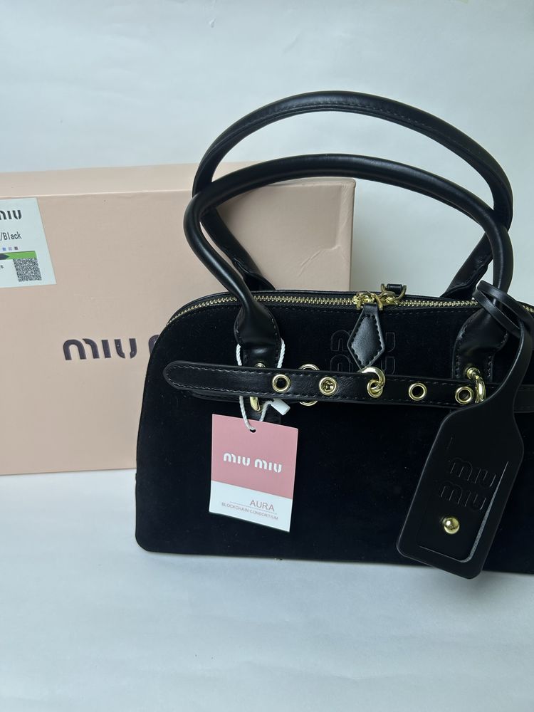Женская черная сумка MIU MIU