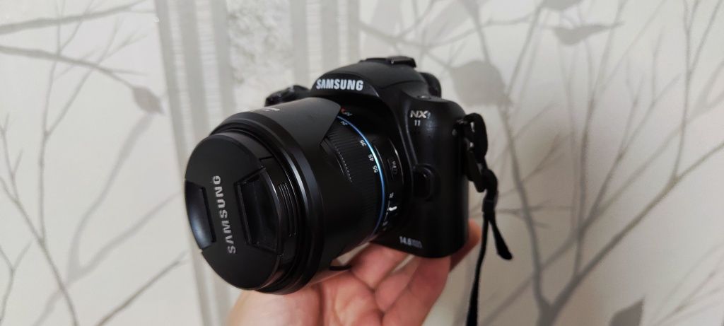 Samsung NX11 фотокамера цифровая