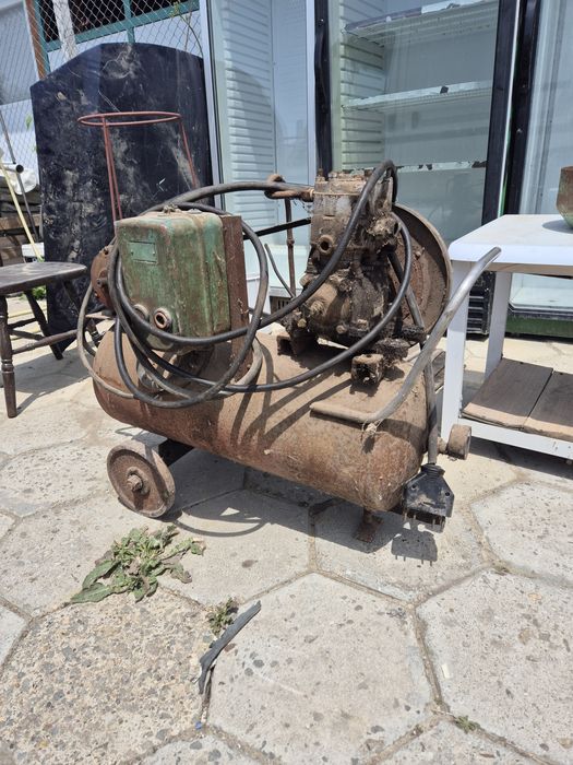 Компресор трифазен