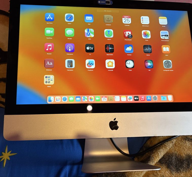 Vand iMac apple pretul este negociabil la tel.