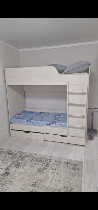 Продам двухьярусная кровать харошим состояние