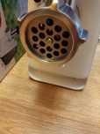 Masina de tocat carne Heinner 1300 W,accesoriu carnati, cutit inox,nou