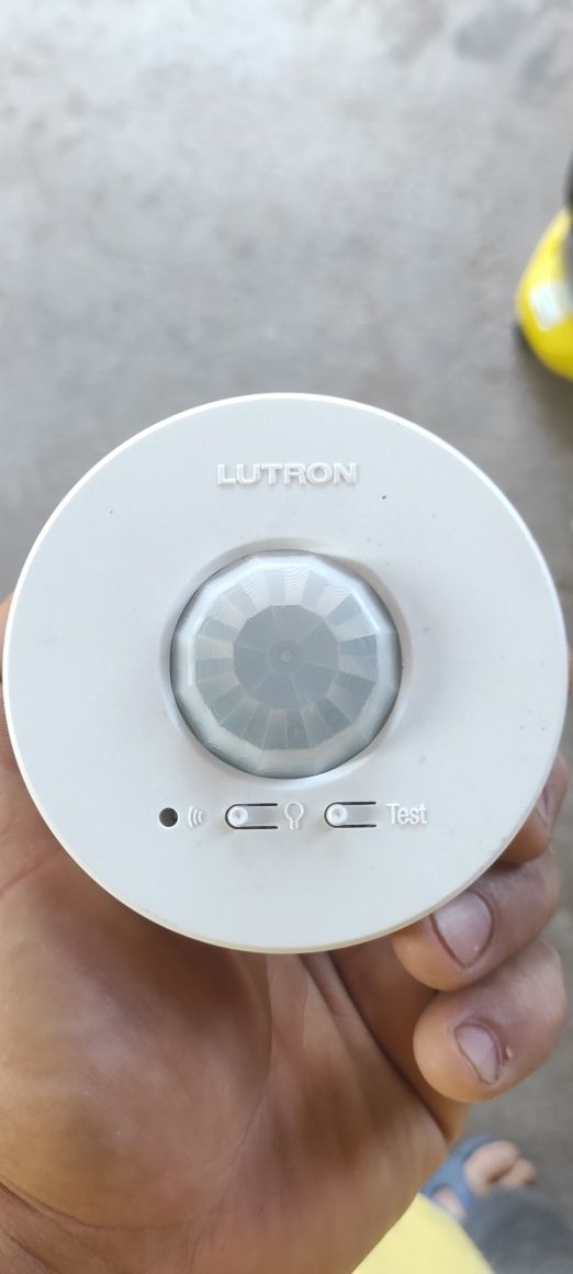 Senzor mișcare lutron