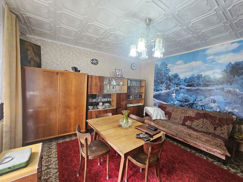 Продаю двухкомнатную квартиру на Рыскулова 5