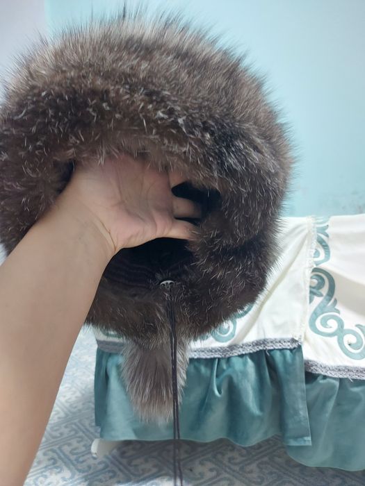 Продам головной убор, состояние отличное, носила парк раз .