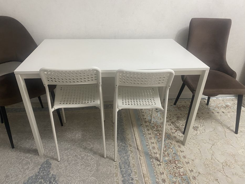 Стол и два стула Икеа б/у