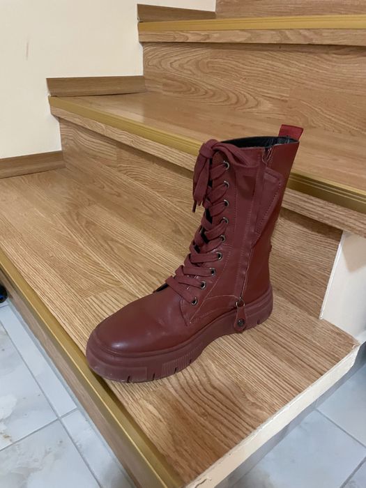 Нови боти Guess , цвят бордо