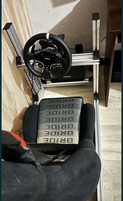 Moza r5 с кокпитом и ручником