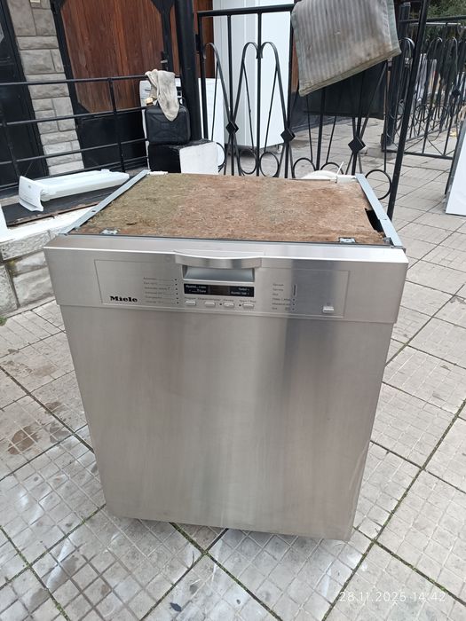 Съдомиялна за полувграждане miele