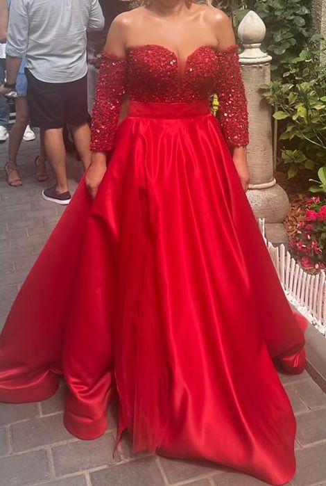 Tinuta de ocazie (nașă)