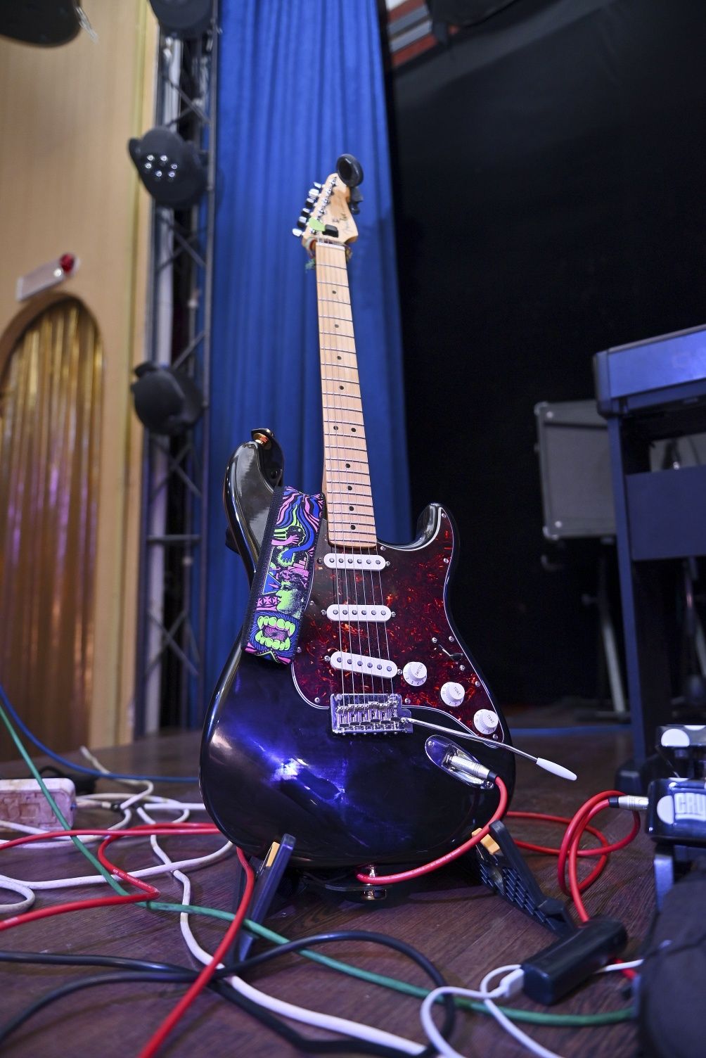 Продам Fender Stratocaster Player MIM