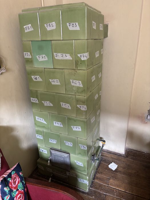 Soba teracota curatata cu cenusar si cele doua usi