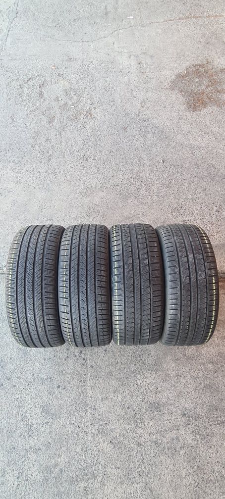 4 anvelope M+S Vredestein 235/40/19