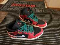 Jordan 1 Mid Christmas Edition