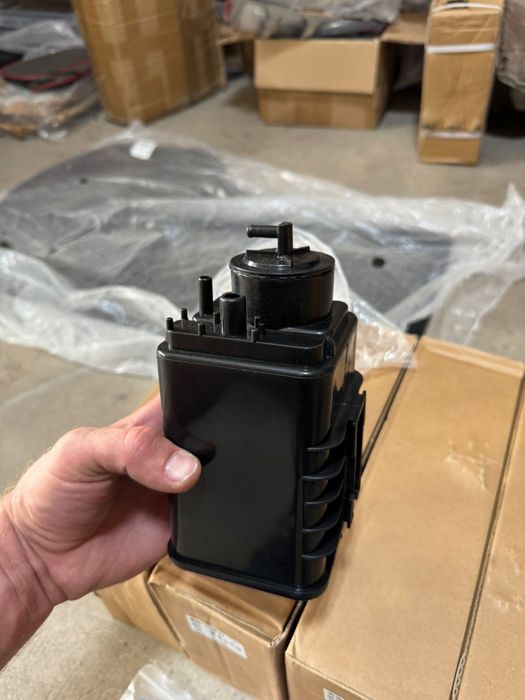 Абсорбер угольный фильтр вентеляции бензобака 2.7 4.0 Тойота Прадо 120