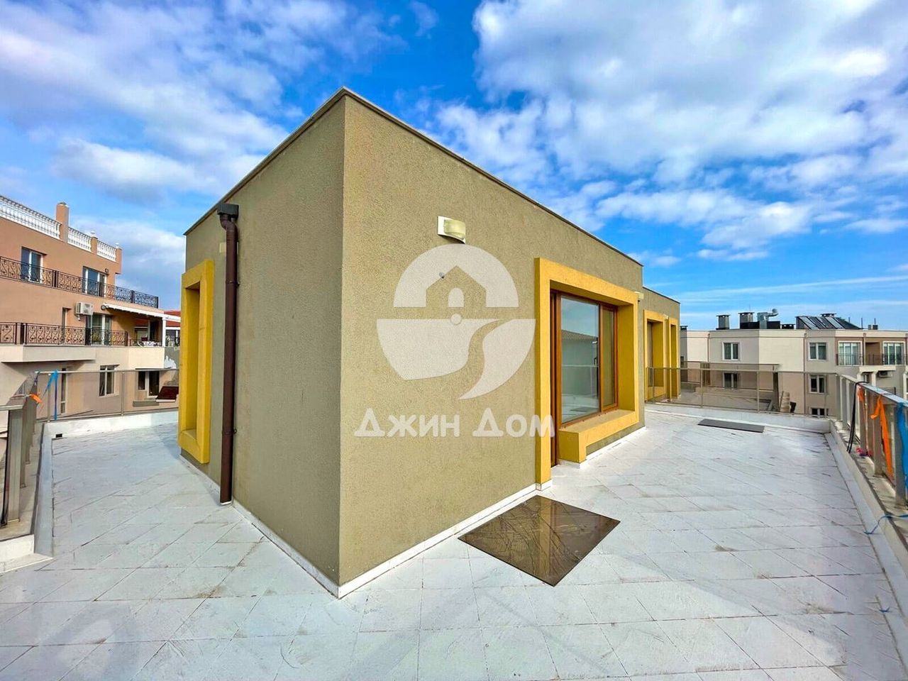 Продава се Тристаен апартамент в с. Равда, Област Бургас - 174 кв.м за 690 €/кв.м - Снимка #12