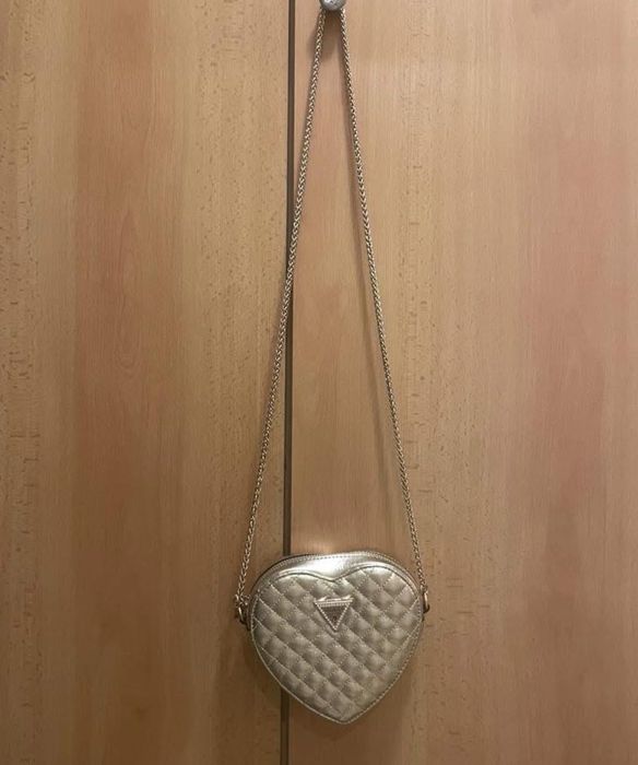 Чанта guess златна сърце