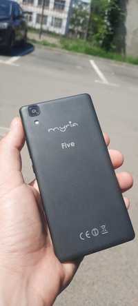 Telefon.   myria