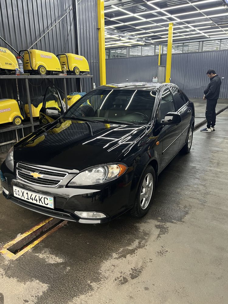 Lasetti sotiladi gaz bor