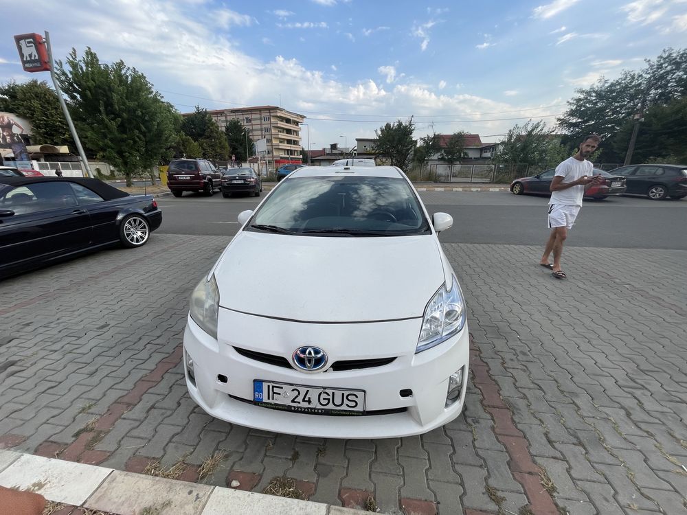 Inchirieri auto Uber / Bolt Prius Auris hybrid gpl