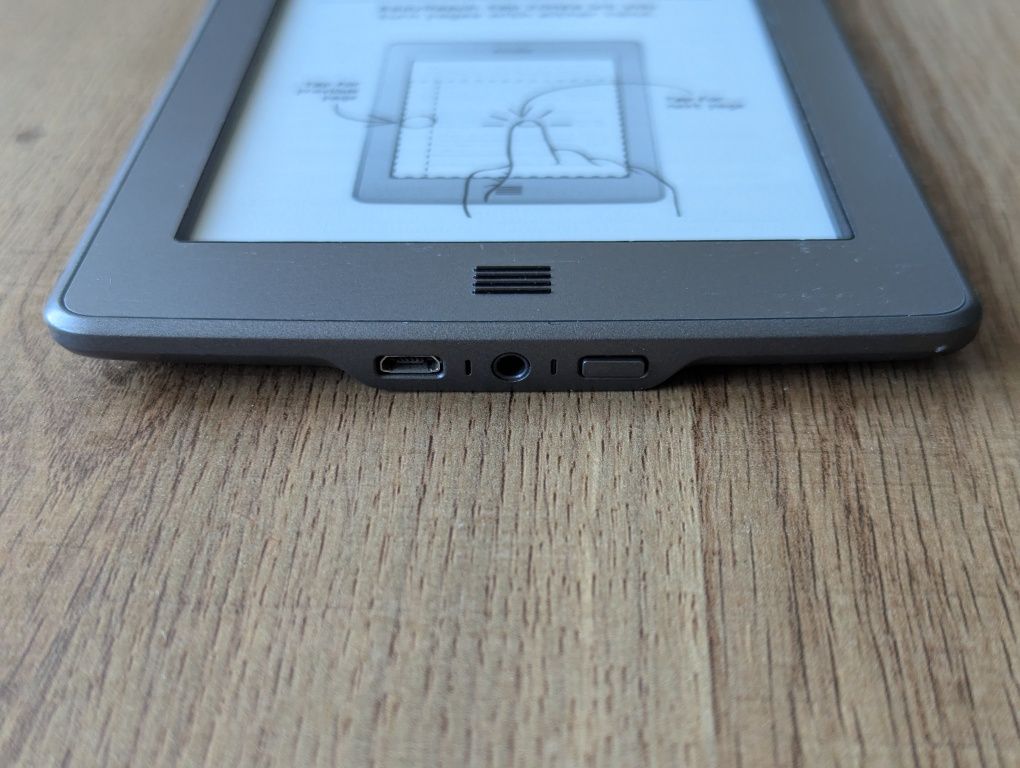 Електронен четец за книги Amazon Kindle D01200 4th Gen Touch E-Reader