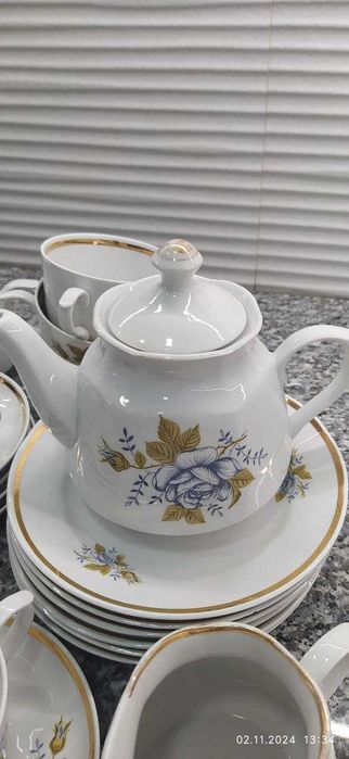 Продам чайный сервиз. Советский. Б/у, в хорошем состоянии
