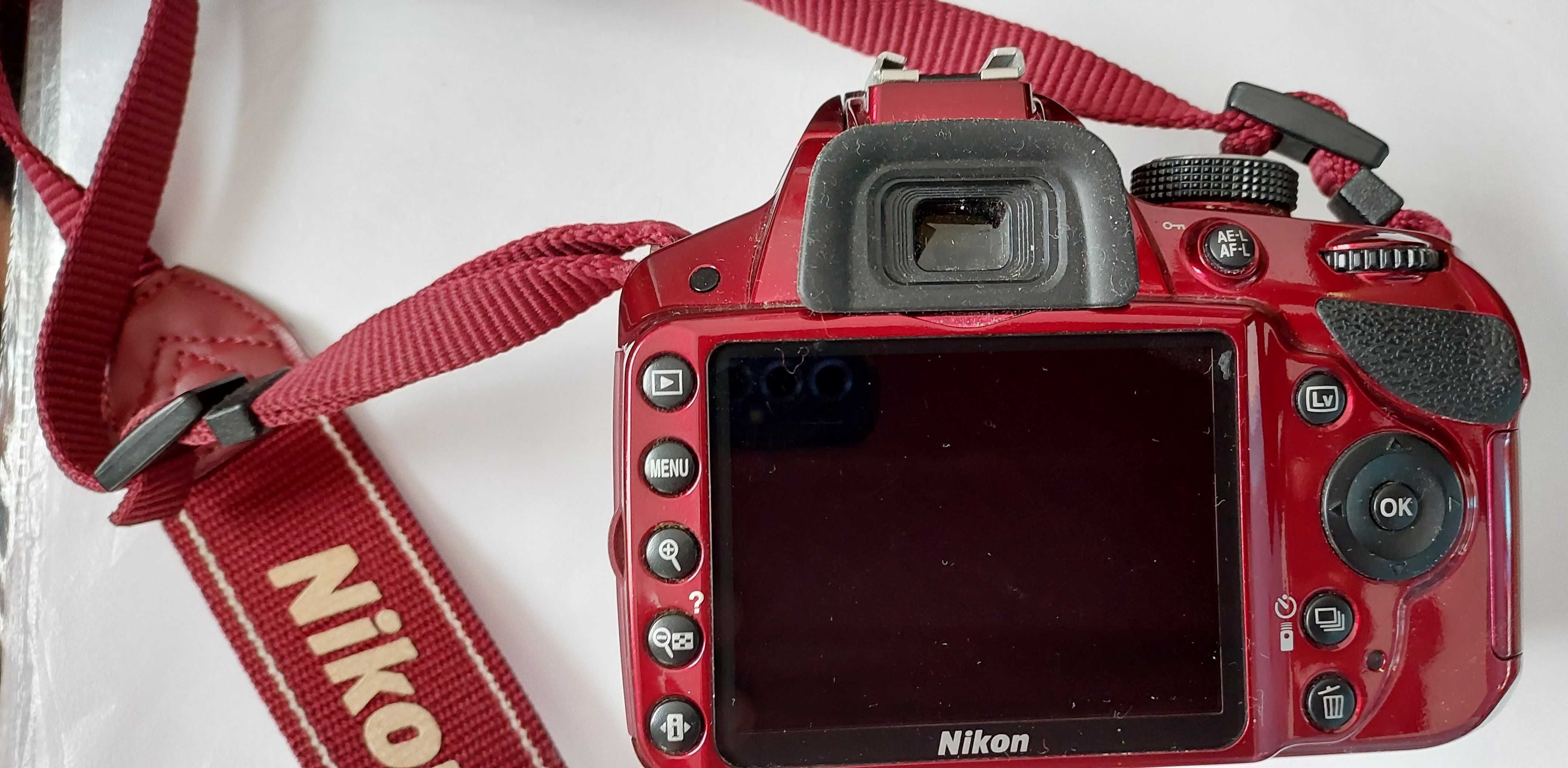DSLR Nikon D3200 + obiectiv AF-S Nikkor 18-105