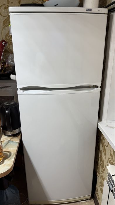 Продам холодильник Atlant в рабочем состоянии