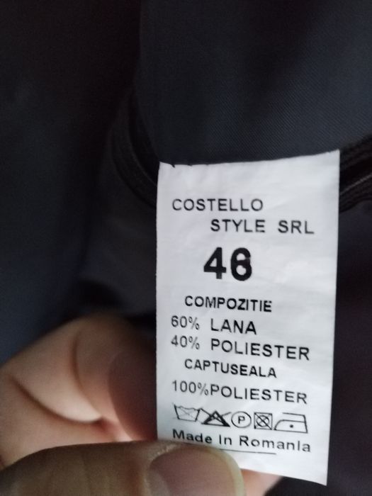 Costum bărbați model deosebit