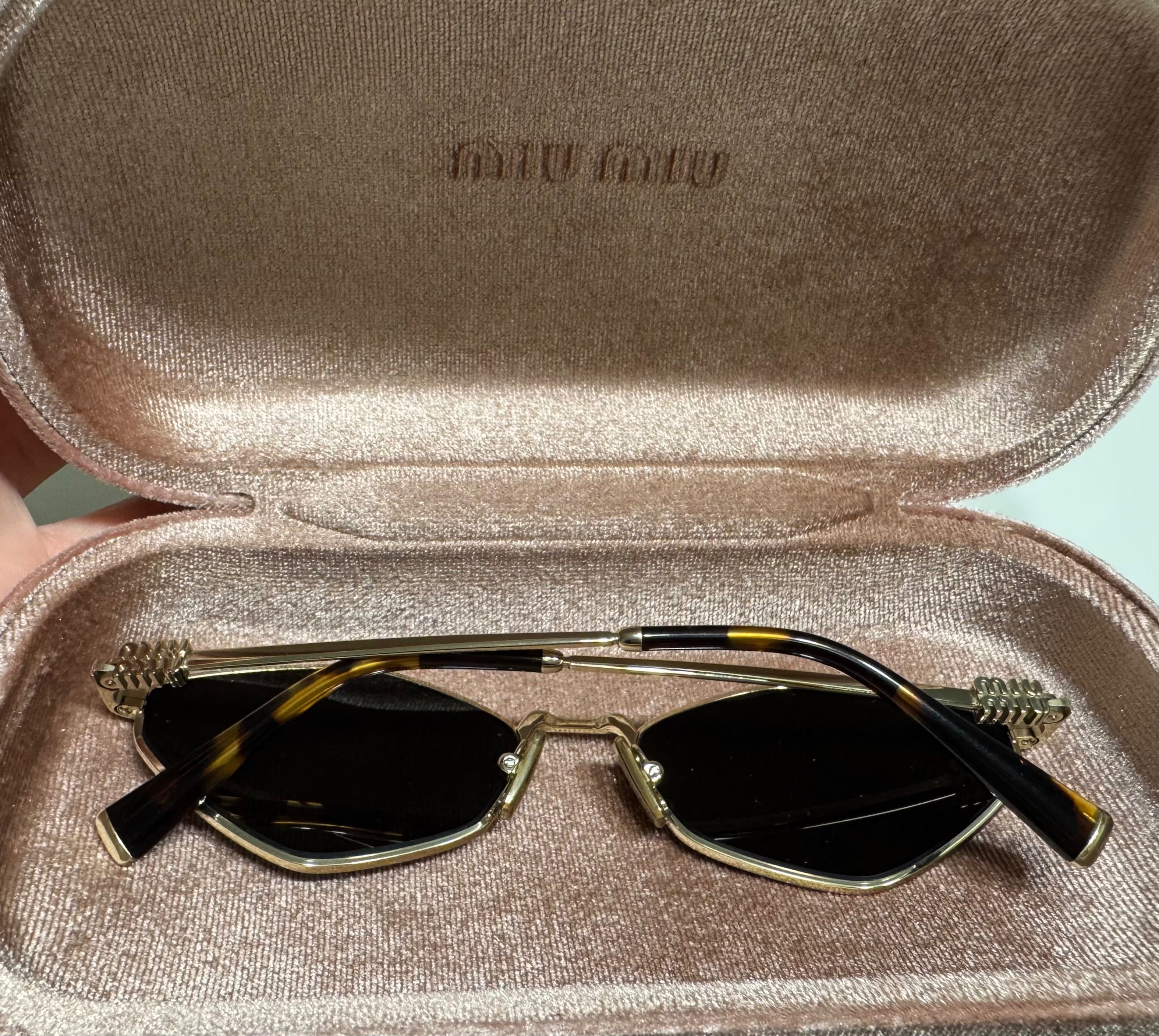 Miu Miu слънчеви очила