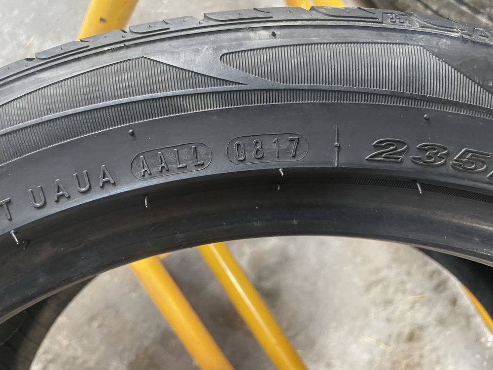 2бр. Nexen N'Fera RU1 235/45/19, 5.5мм, ДОТ 2017