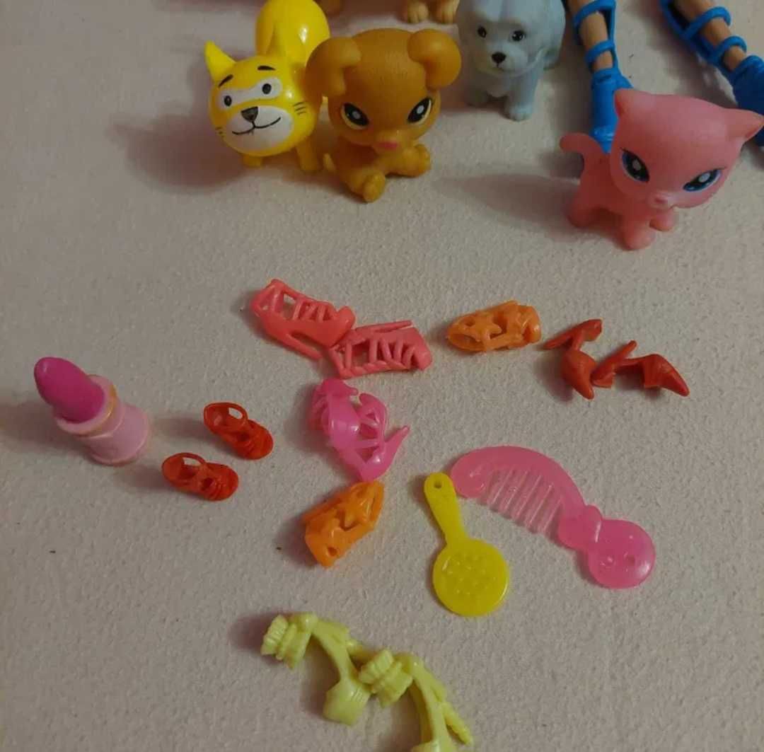 Barbie cu animale companie si accesorii