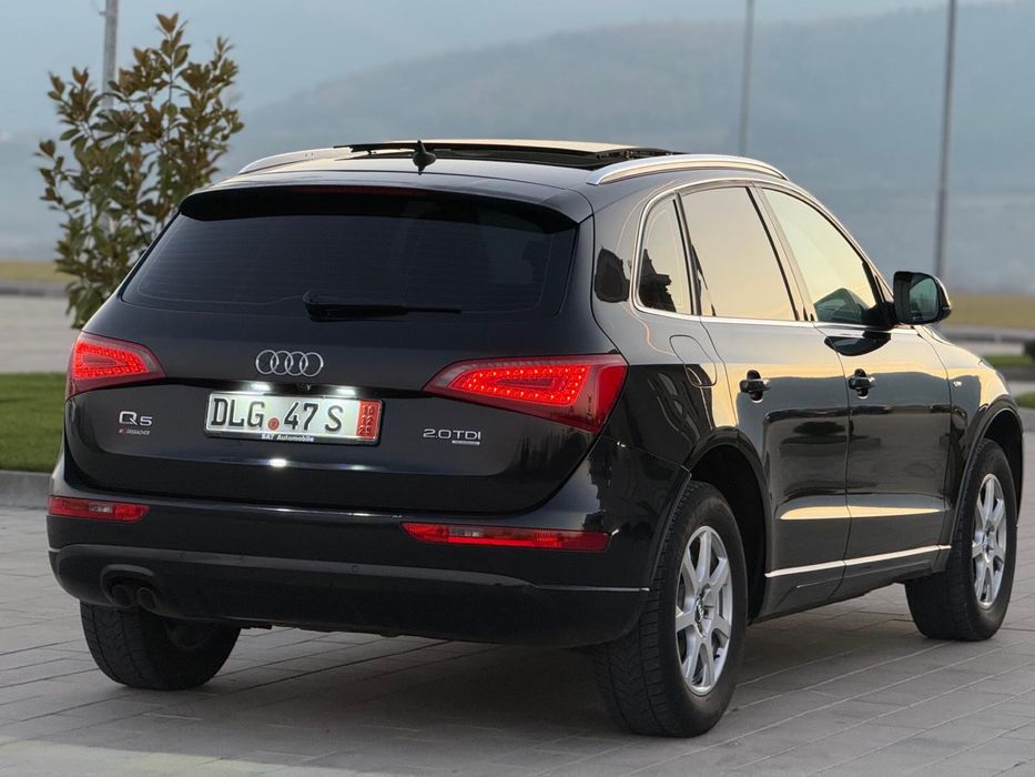 Audi Q5 S-line Quattro 2.0 Tdi 170 CP Distronic 2010