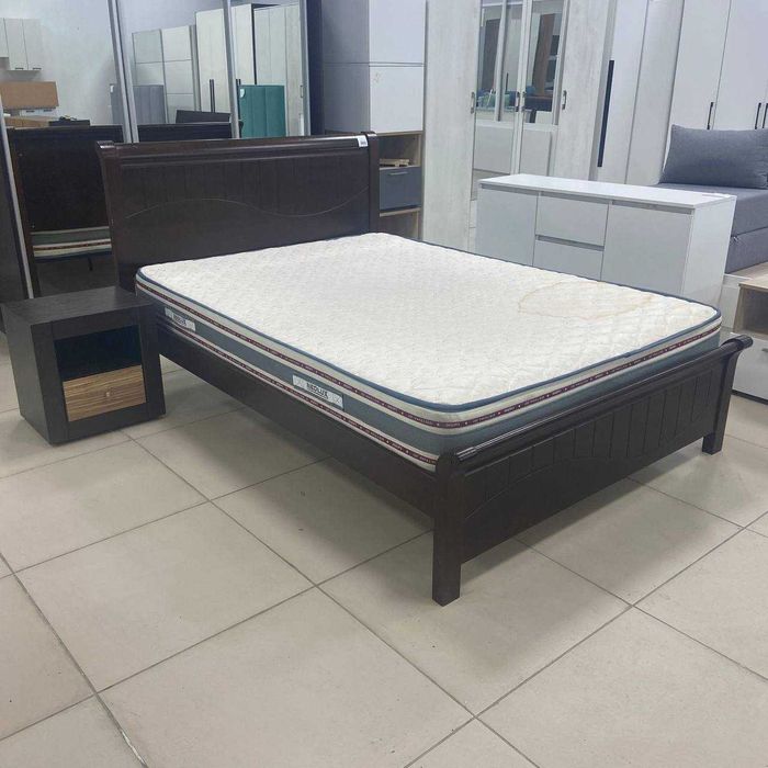 БУ Кровать с матрасом и прикроватной тумбой. Бесплатная доставка!