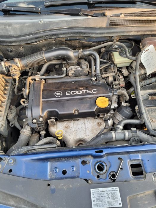 Dezmembrez Opel Astra H 2005