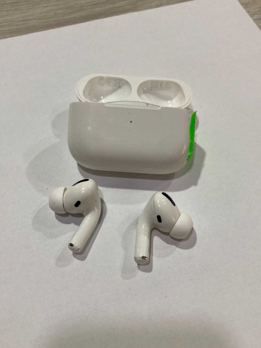 Apple AirPods Pro  (MWP22ZM/A)