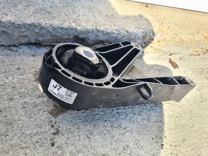 Suport tampon motor fata Opel Astra J Facelift 1.4i; 1.6i