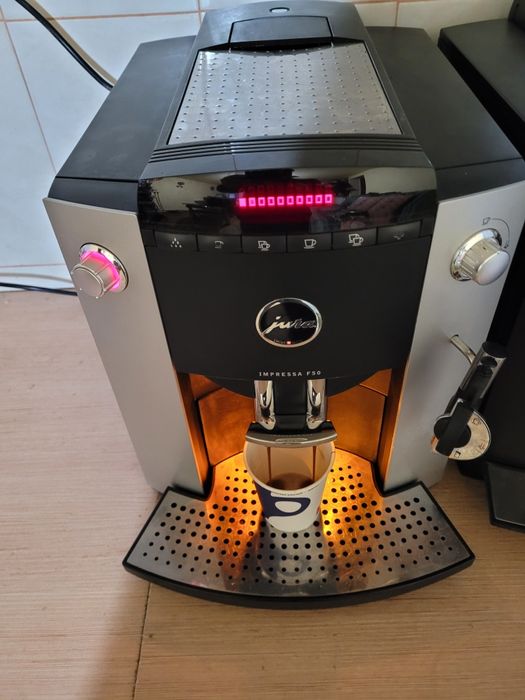 Expresor de Cafea Jura  F 50 și C 5  / 2 bucăți