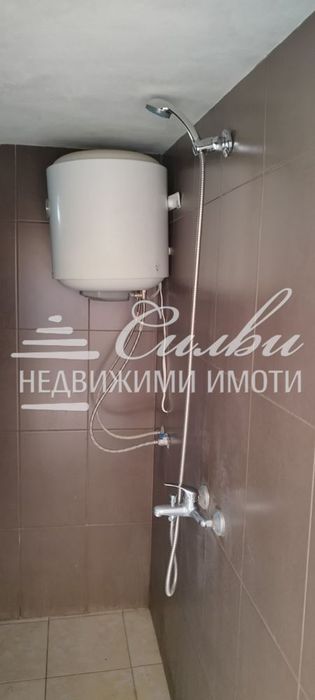 ТУХЛЕНА къща с ГАРАЖ - кв.Добруджански!