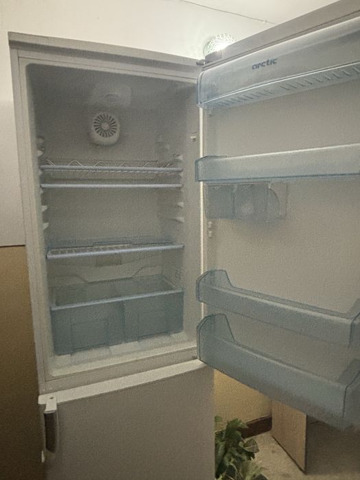 Combina frigorifica ARCTIC “defecta”