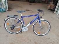 Bicicletă cu roți pe 28