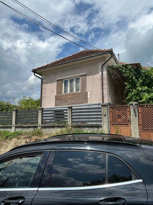 Casa taraneasca CF partial renovata, cu 8000 m teren
