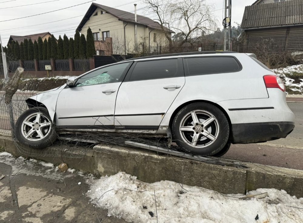 Vand Vw Passat 2010 sau dezmembrez