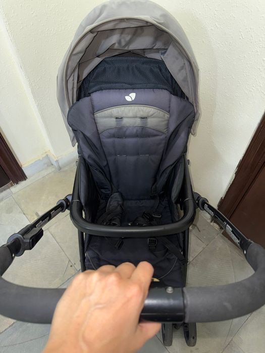 Прогулочная детская коляска