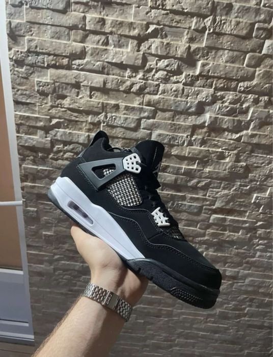 Jordan 4 White Thunder