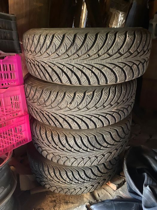 Продам диски с зимнийми покрышками 215/65/16