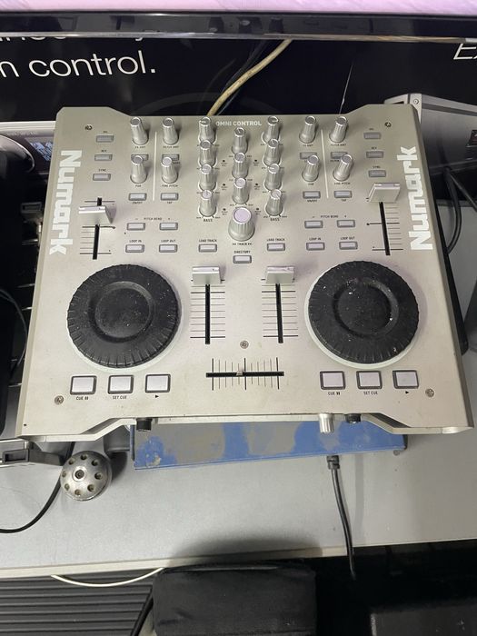 Dj контролер numark