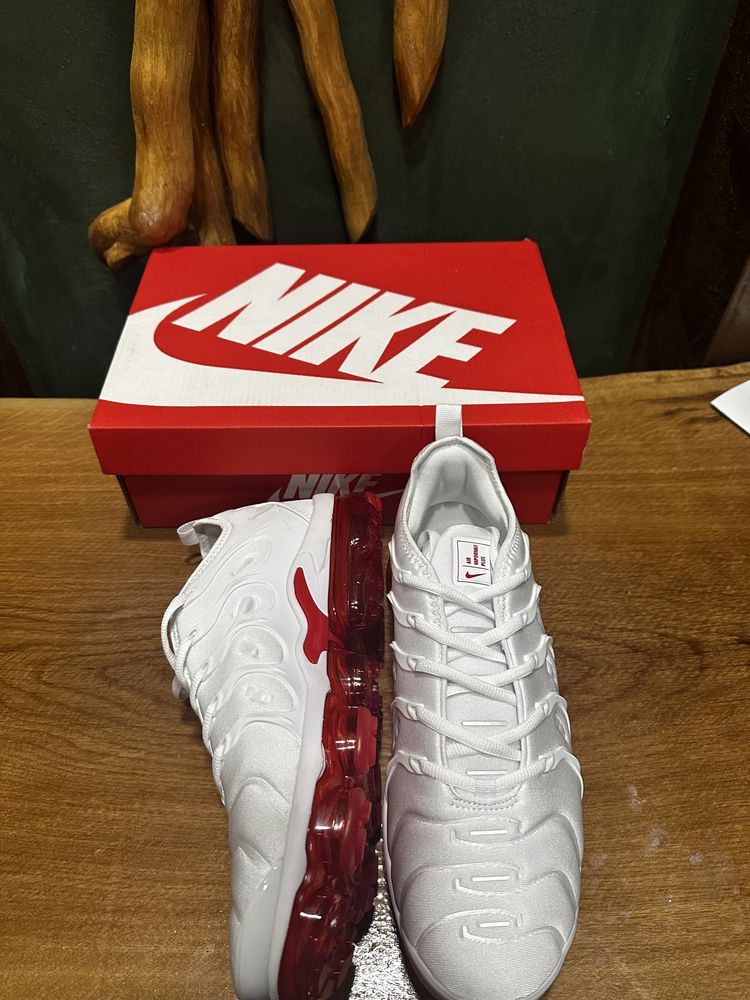 Nike Vapormax Plus White/Red